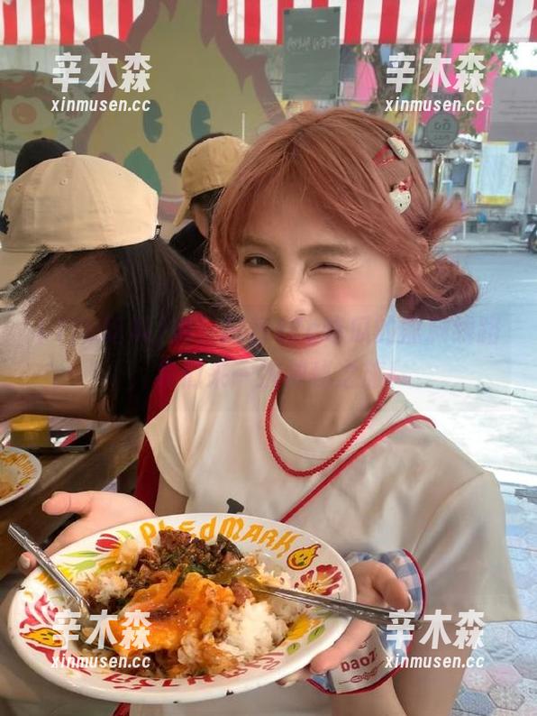 走，跟着17c吃瓜的黑料线路，我们来一次神秘之旅！
