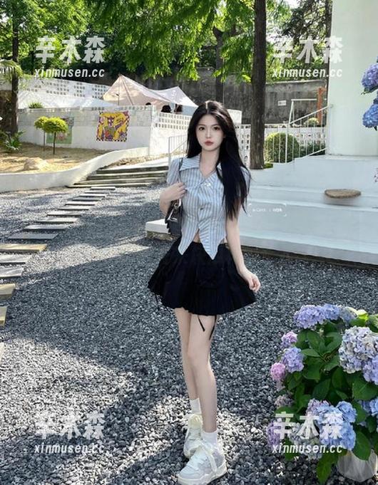 “17吃瓜”网站：回家的路算啥？不如先来块瓜再说！