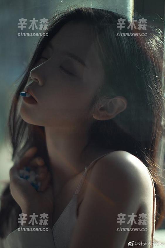 半夜吃瓜不停歇！51吃瓜苹果版快来看看那些让人咬牙切齿的爆料吧！