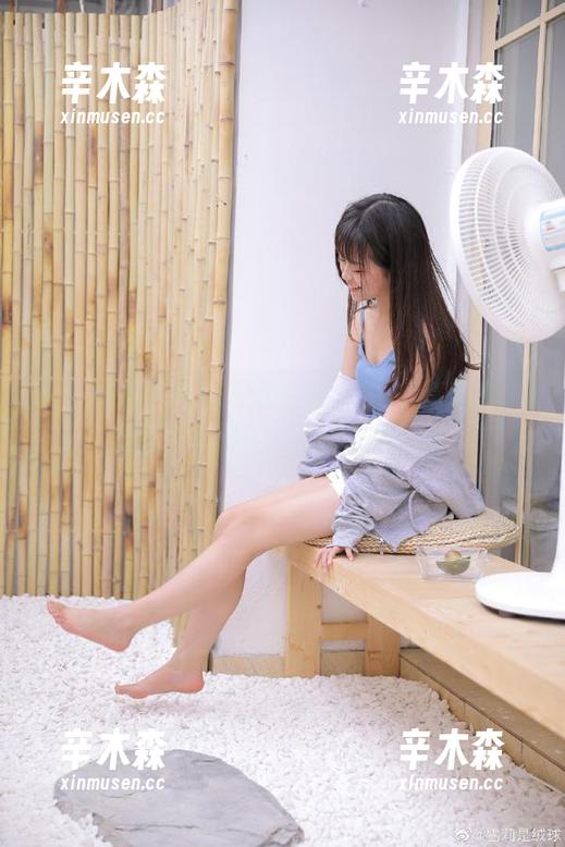 91吃瓜苹果版在线：精彩瓜事如流水，保持在线，别错过！