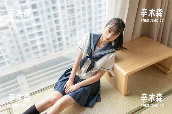 91黑料网 91黑料网苹果版:在瓜田里踮着脚尖,拼命想看却怕撞到真实!