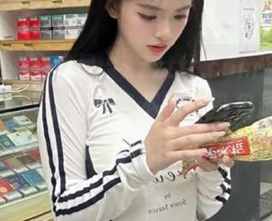 这就是“zzzttt.com”发布的神奇力量，让人欲罢不能，没见过的人都得惊呆了。