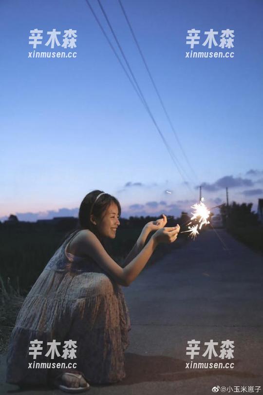 吃瓜网搬出重磅爆料：她的“永久暗恋”对象竟然在隔壁！这剧情太刺激！