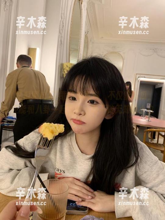 下载吃瓜黑料，不仅能吃瓜，还能和八卦一起狂欢，再不做无知的小白！