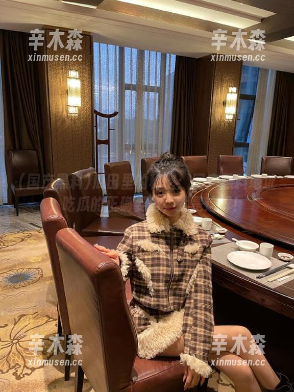 瓜田里的秘密：国产黑料地址，吃瓜的正确姿势，就是这样！