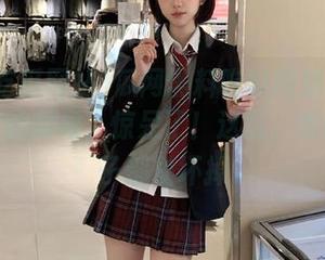 瓜网黑料吃瓜网站：我点开链接的瞬间，惊呆了！这瓜，吃得我脖子都快坏掉