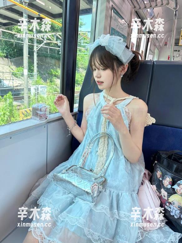 黑料社区的iOS入口有点隐秘，像个藏在男神衣柜里的小秘密！