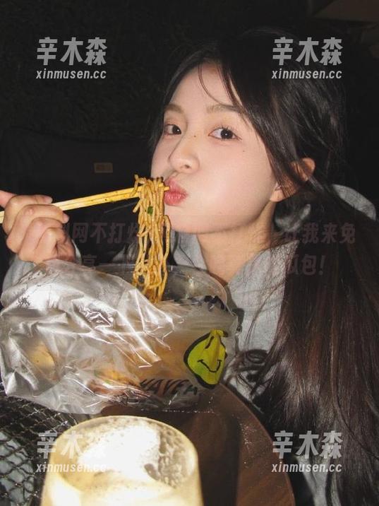 黑料网不打烊，让我来免费分享一下八卦，今晚真是吃瓜包！