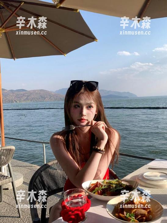 打开黑料网址，感觉就像进入了一个奇幻黑暗料理之旅！